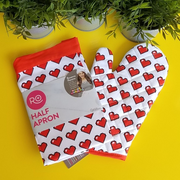 Rosanna Pansino Oven Mitt and Apron Set - Picture 2 of 4